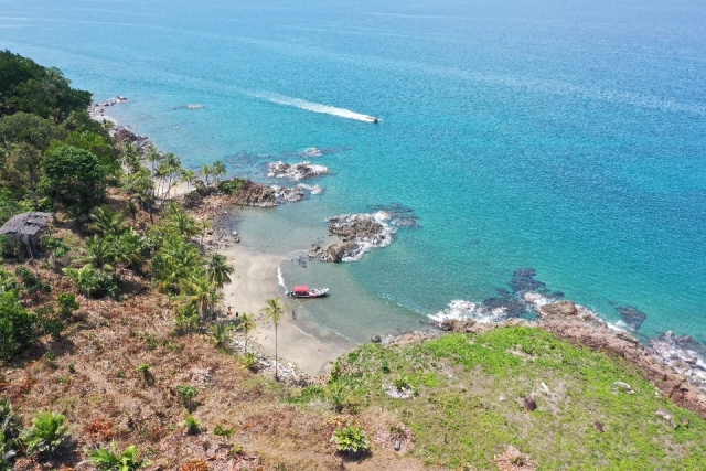 Caribbean beach ocean front lots in Panama for sale