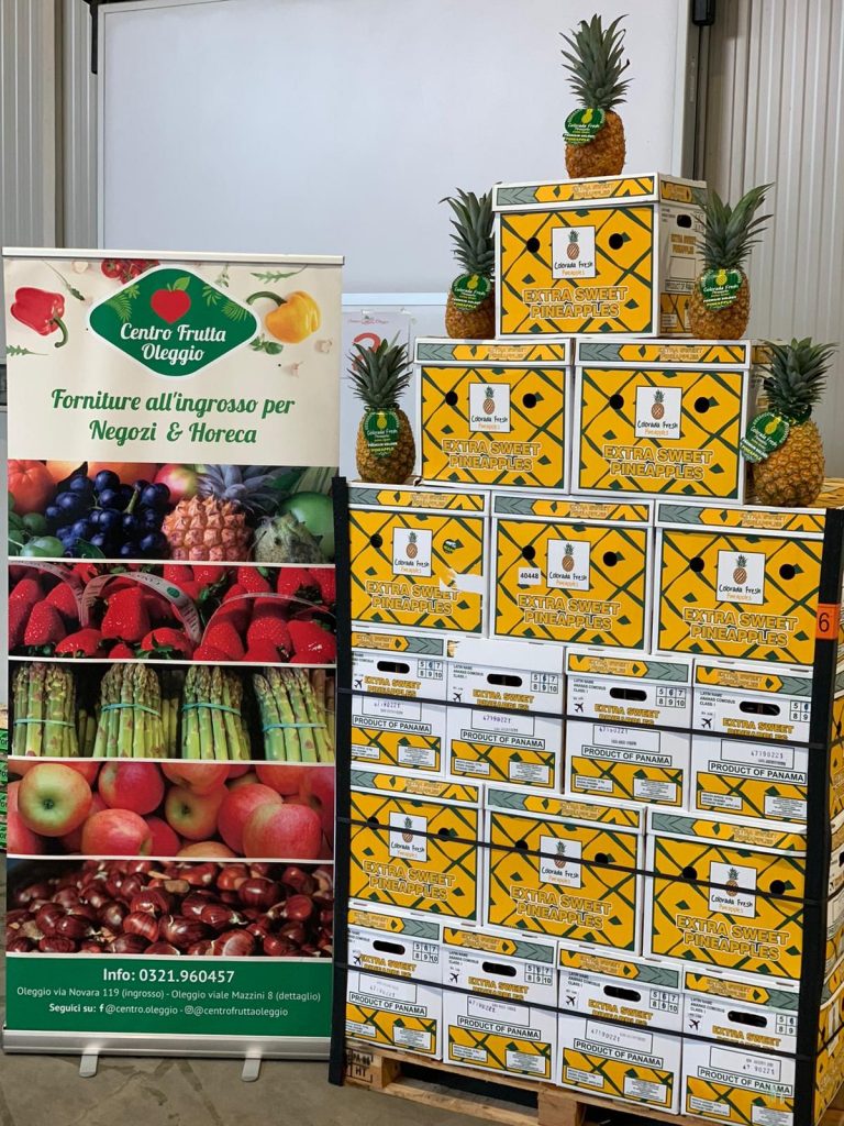 Colorada Fresh Pineapples air shipped to Italy